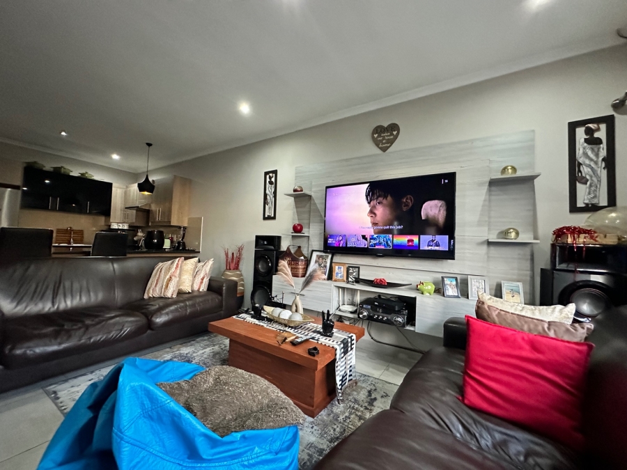 3 Bedroom Property for Sale in Table View Western Cape